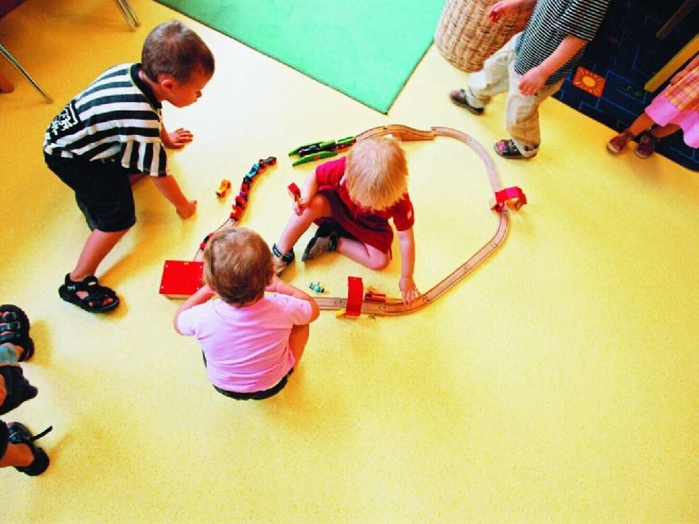 pvc塑膠地板日常養(yǎng)護(hù)小竅門