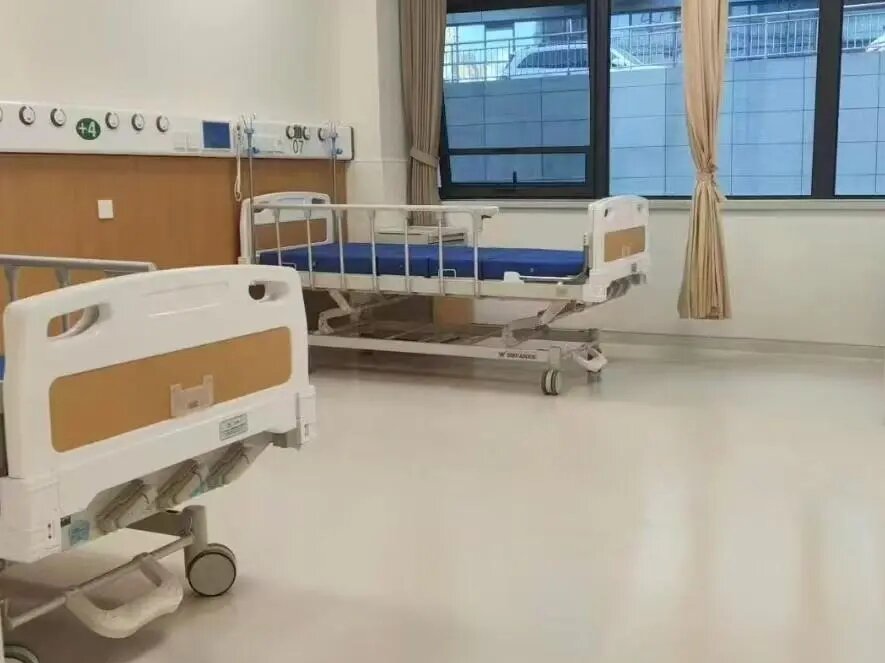 同質(zhì)透心地板的優(yōu)勢解析，為何適用于高流量場景