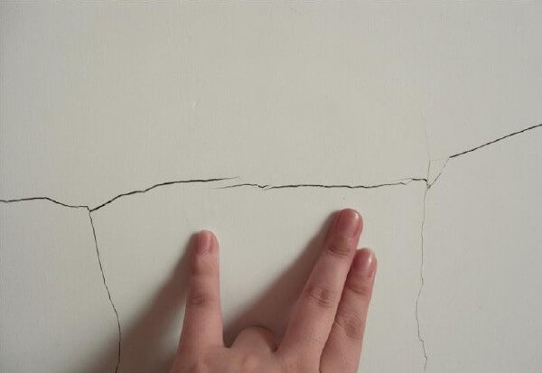 1512976752598021.jpg 水泥用于墻面引起開裂的原因.jpg